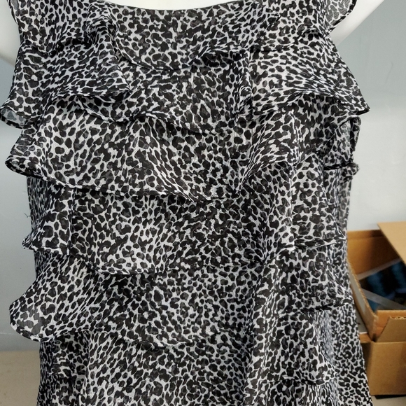 Jessica Howard size 12 Ruffle Front - Picture 3 of 3